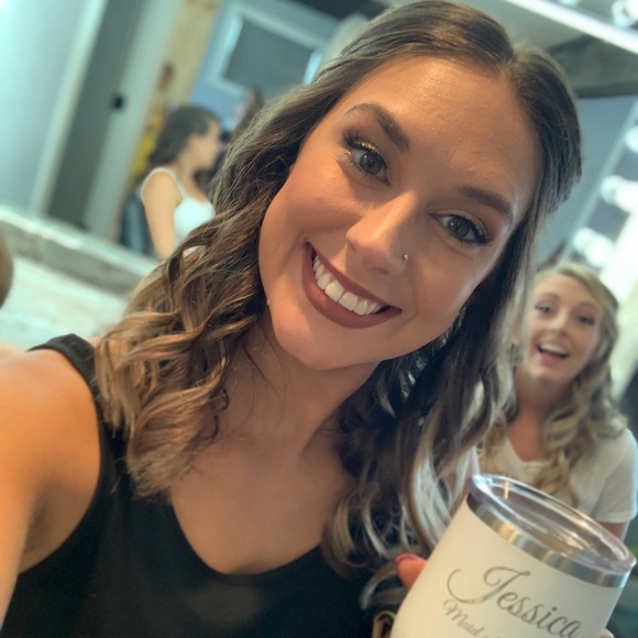 Meet your Posher, Jessica - Picture 6 of 16